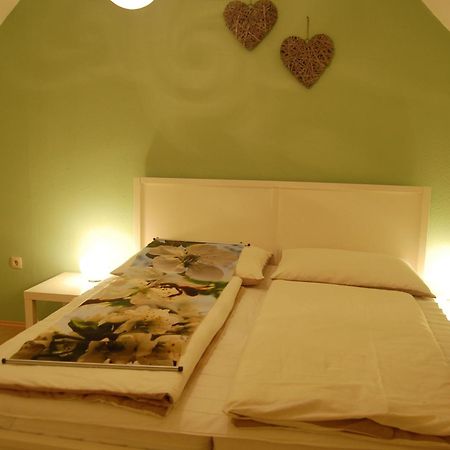 Hofgassl Zentgraf Bed and Breakfast Mörbisch am See Exteriör bild