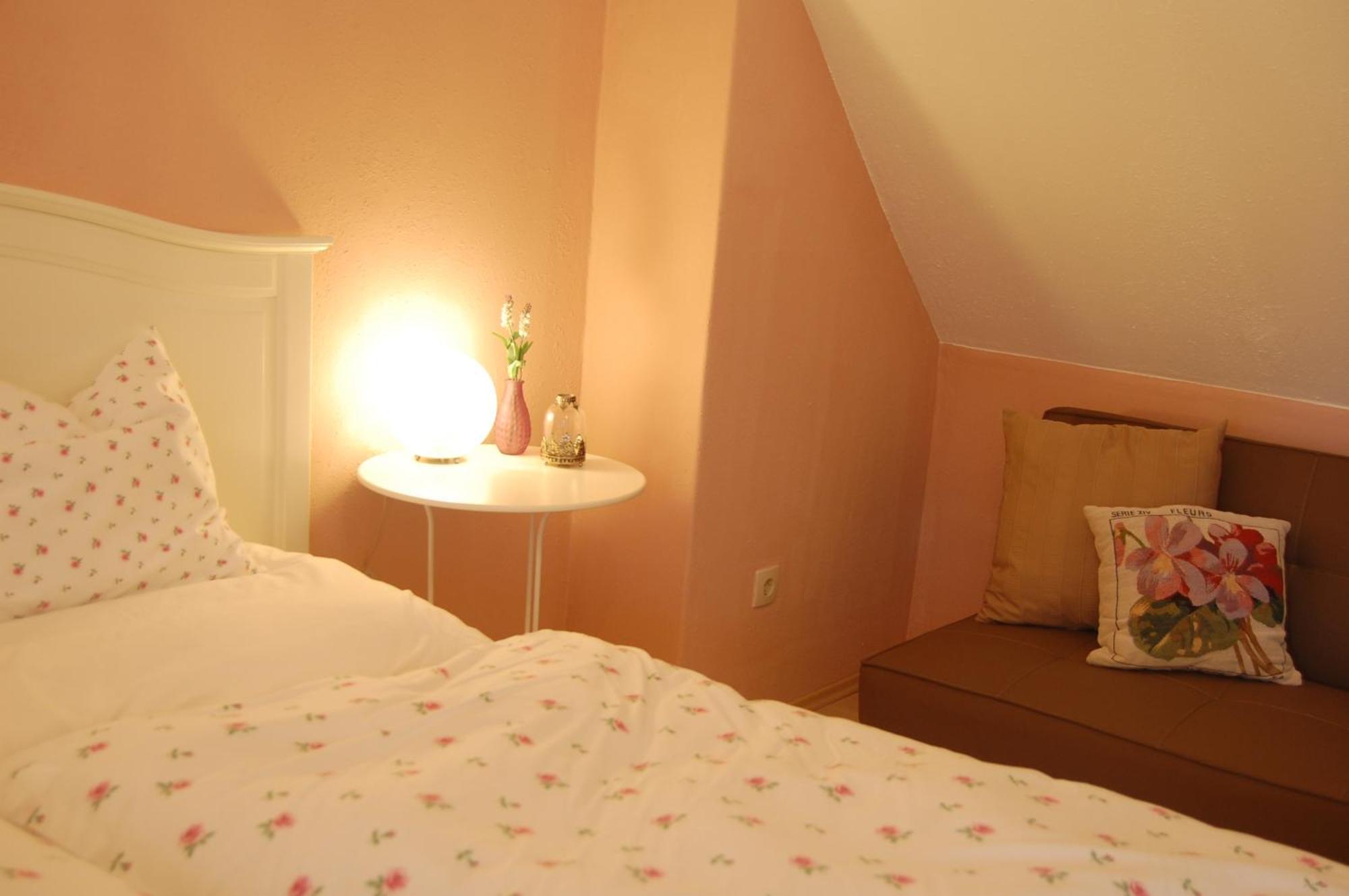 Hofgassl Zentgraf Bed and Breakfast Mörbisch am See Exteriör bild