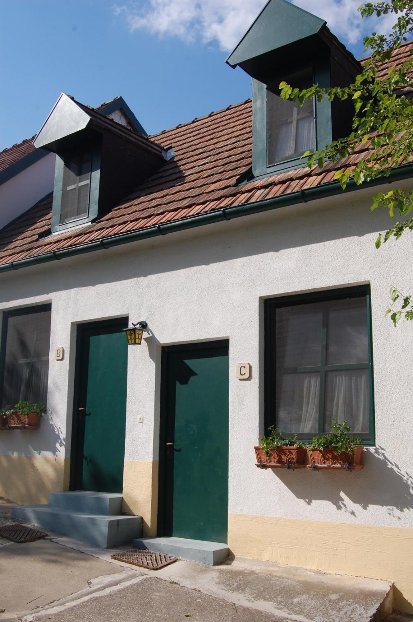 Hofgassl Zentgraf Bed and Breakfast Mörbisch am See Exteriör bild